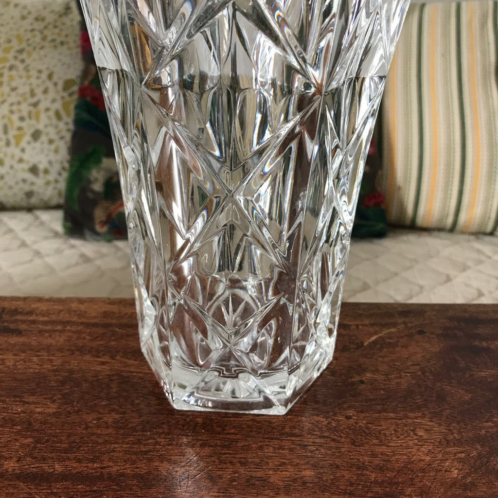 Grand vase cristal d'Arques moulé évasé hexagonal par Hello Broc brocante en ligne