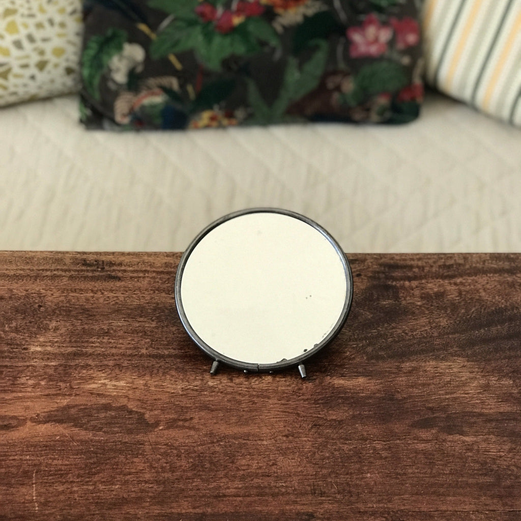 Petit miroir rond grossissant diamètre de 14 cm par Hello Broc brocante en ligne