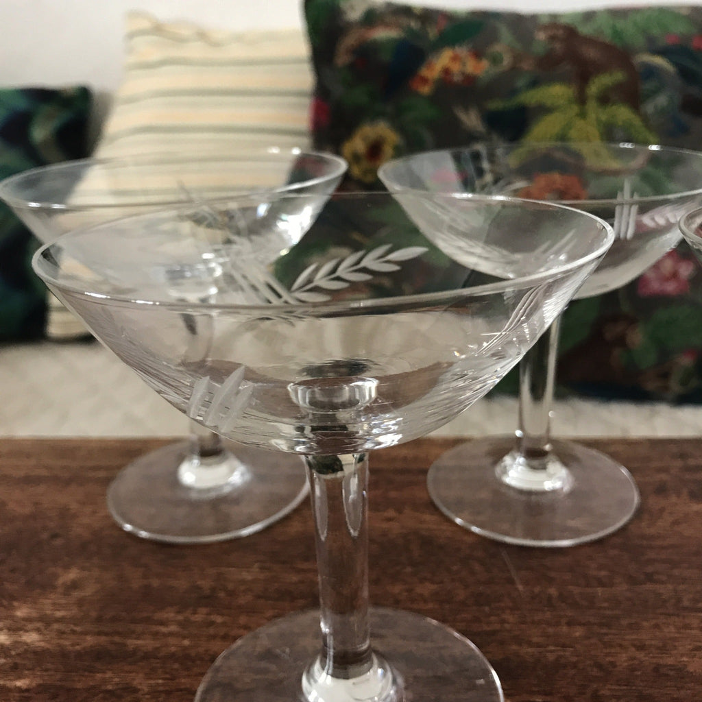 Ensemble de 5 coupes à champagne en cristal gravé épis de blé par Hello Broc brocante en ligne