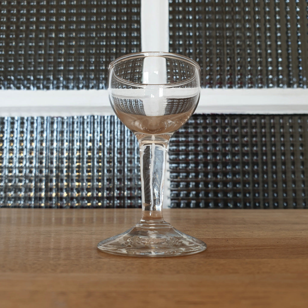 Lot de 5 mini verres à liqueur sur pied en verre soufflé mini ballon Circa 1920 contenance de 1 cl - Hello Broc brocante en ligne
