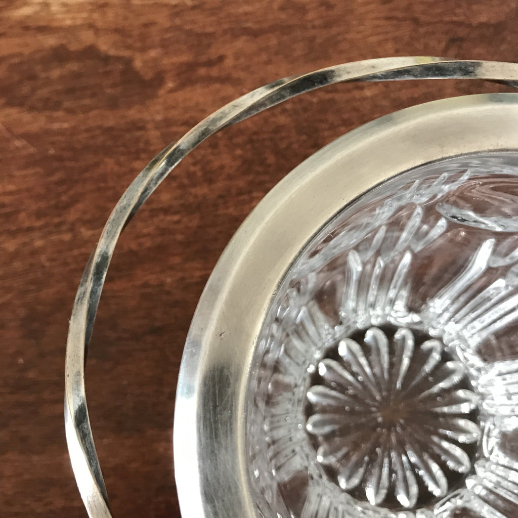 Petit seau à glace vintage en verre moulé paroi en relief et acier chromé par Hello Broc brocante en ligne