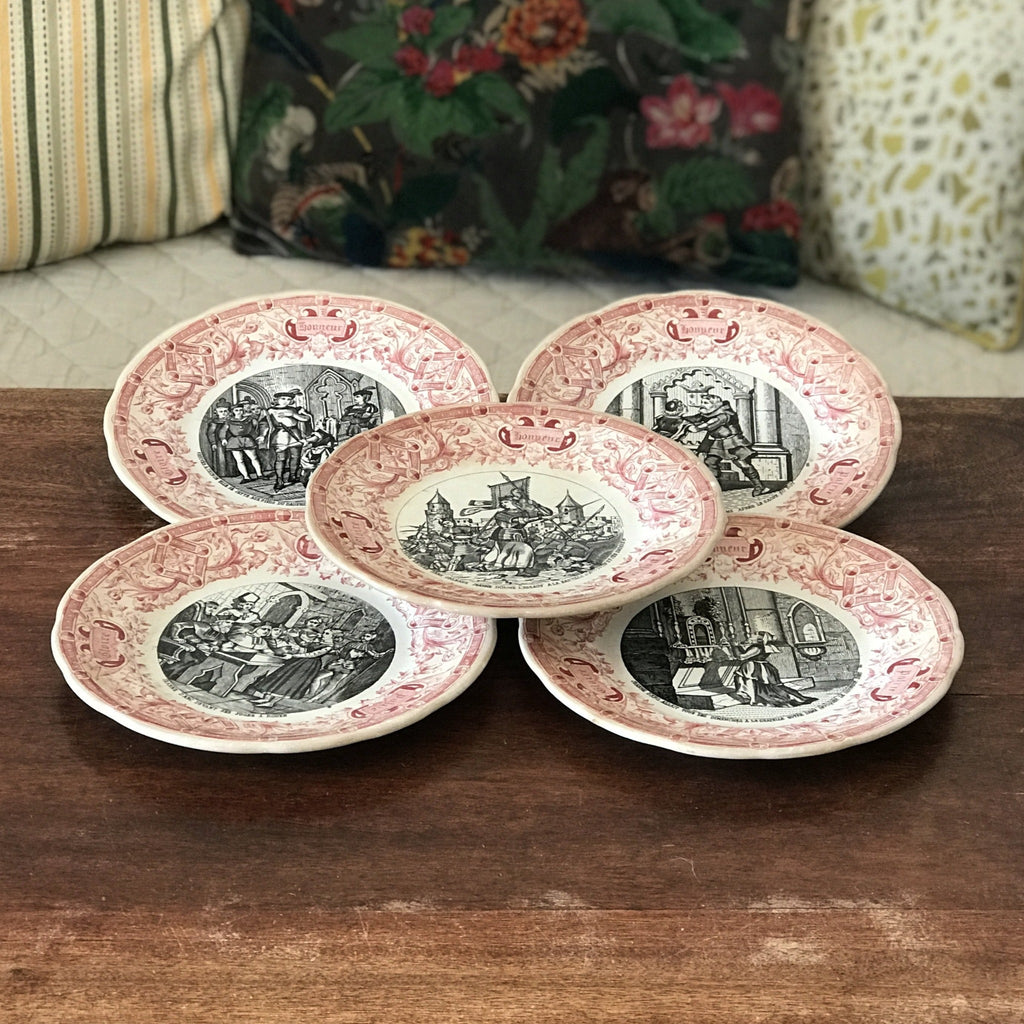 Lot de 5 assiettes parlantes en faïence de Digoin Sarreguemines Jeanne d'Arc de la fin du XIXème siècle - Hello Broc
