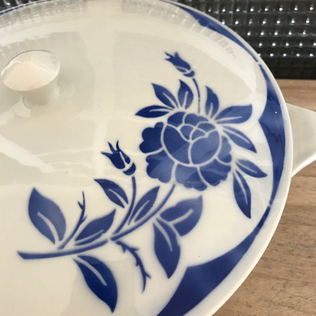 Soupière Corsica de Digoin Sarreguemines décor bleu avec fleurs stylisée Art Déco par Hello Broc brocante en ligne