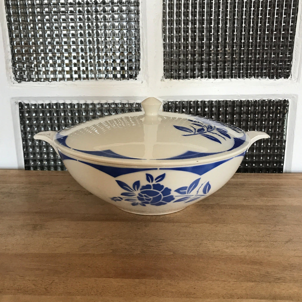 Soupière Corsica de Digoin Sarreguemines décor bleu avec fleurs stylisée Art Déco par Hello Broc brocante en ligne