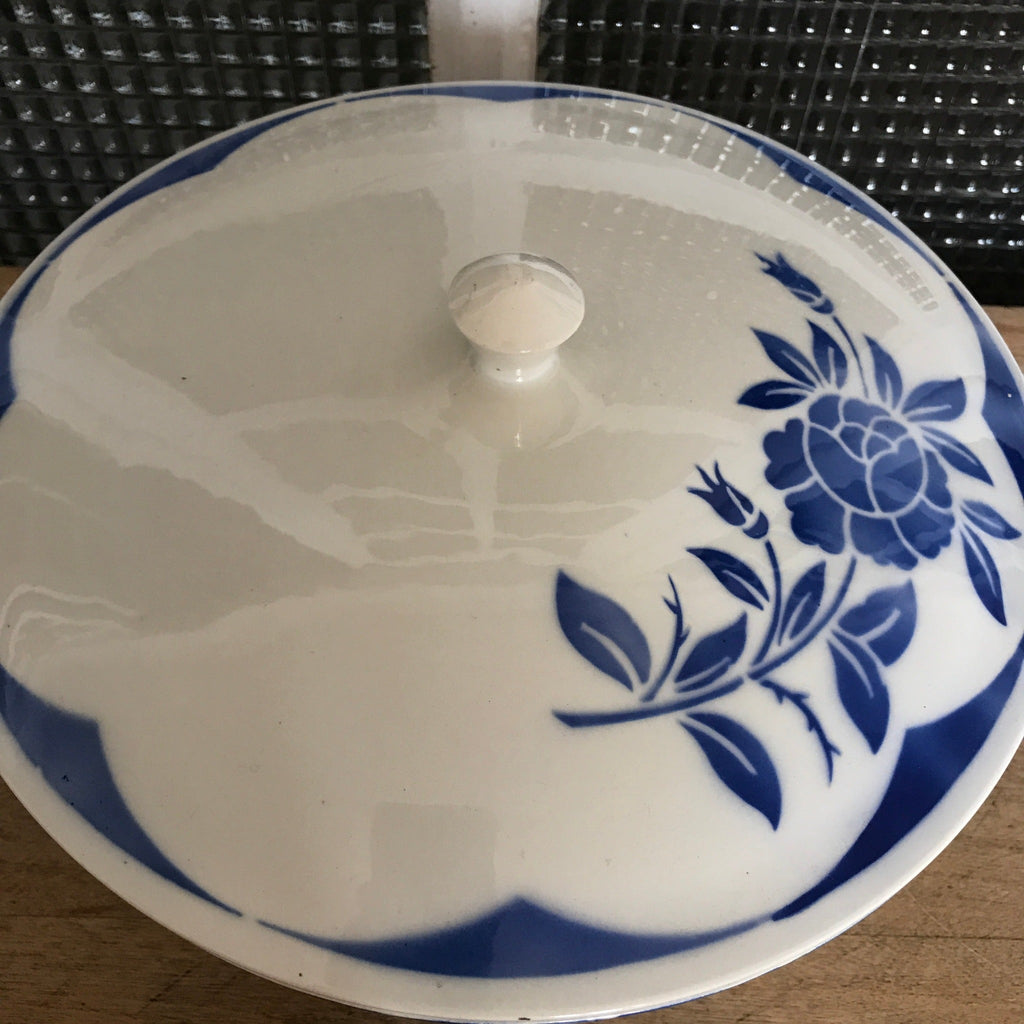 Soupière Corsica de Digoin Sarreguemines décor bleu avec fleurs stylisée Art Déco par Hello Broc brocante en ligne