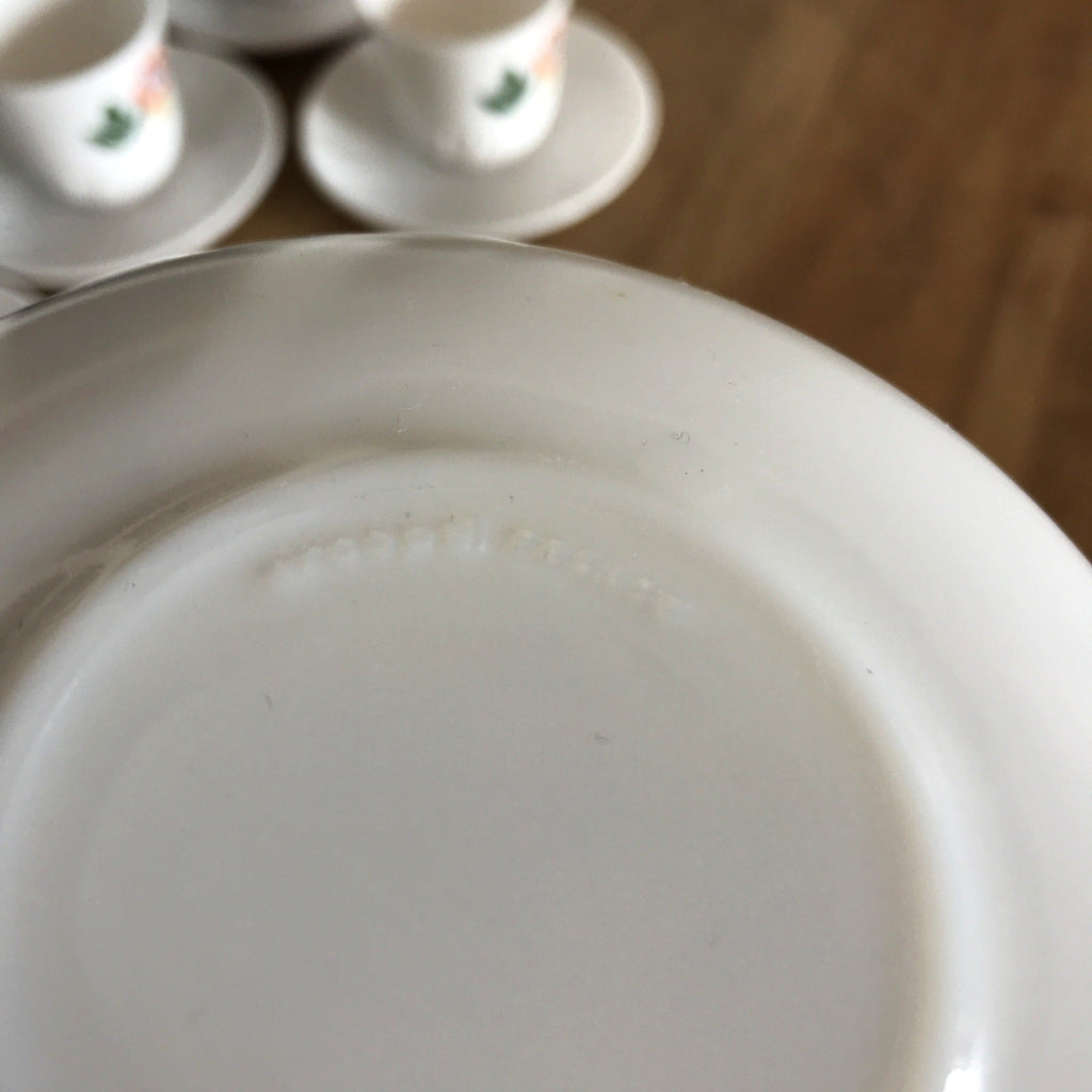 Lot de 5 tasses à café et sous-tasses Arcopal années 70 dessin fleurs - Hello Broc