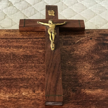 Crucifix années 50 bronze, chêne et laiton - Hello Broc