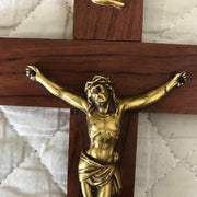 Crucifix années 50 bronze, chêne et laiton - Hello Broc
