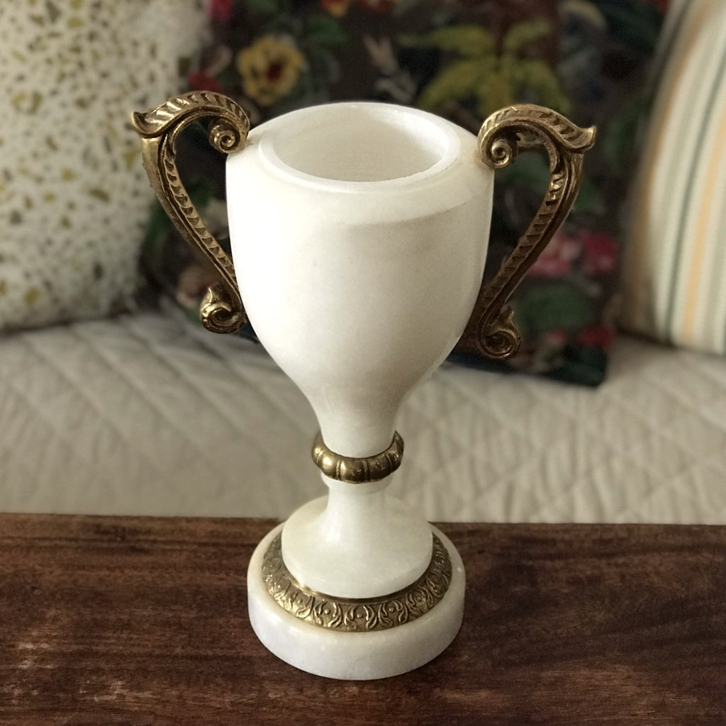 Lampe en forme de coupe en albâtre et anses en bronze doré - Hello Broc