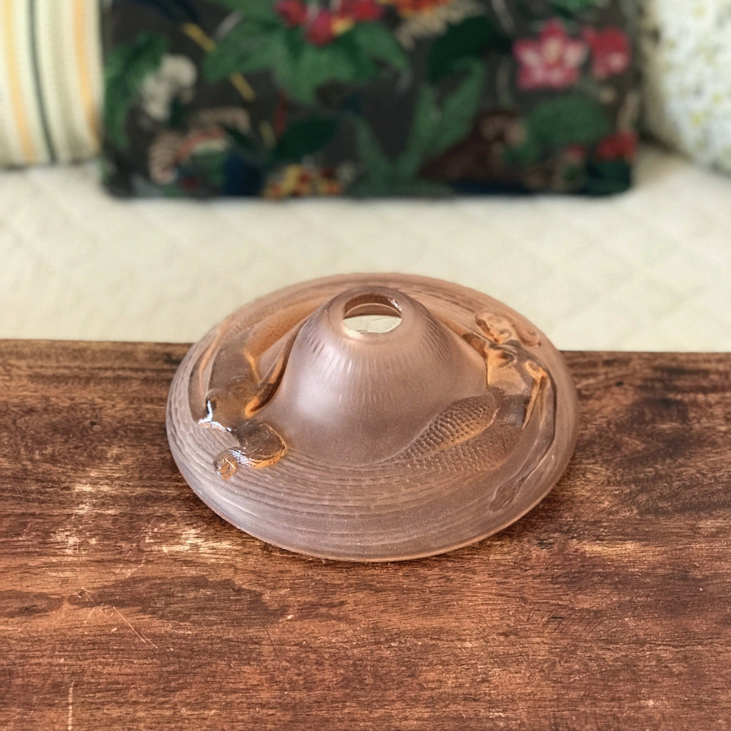 Abat-jour Art Déco en verre pressé moulé rose par Hello Broc brocante en ligne