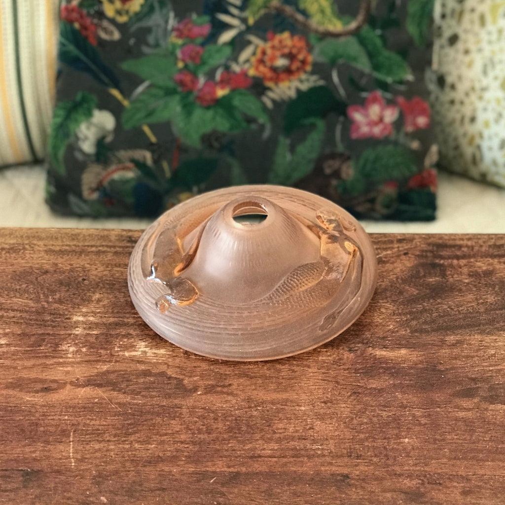 Abat-jour Art Déco en verre pressé moulé rose par Hello Broc brocante en ligne