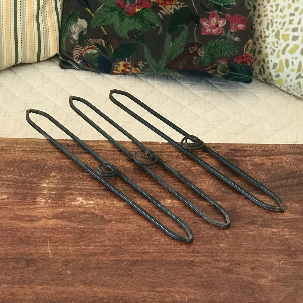 Lot de 3 pendants de lustre Muller Frères en fer forgé Art Nouveau - Hello Broc