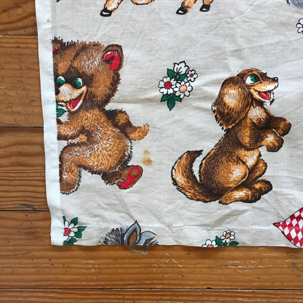 Coupon de tissu vintage pour enfant impression animaux 160 x 120 cm autour de 1980 par Hello Broc brocante en ligne