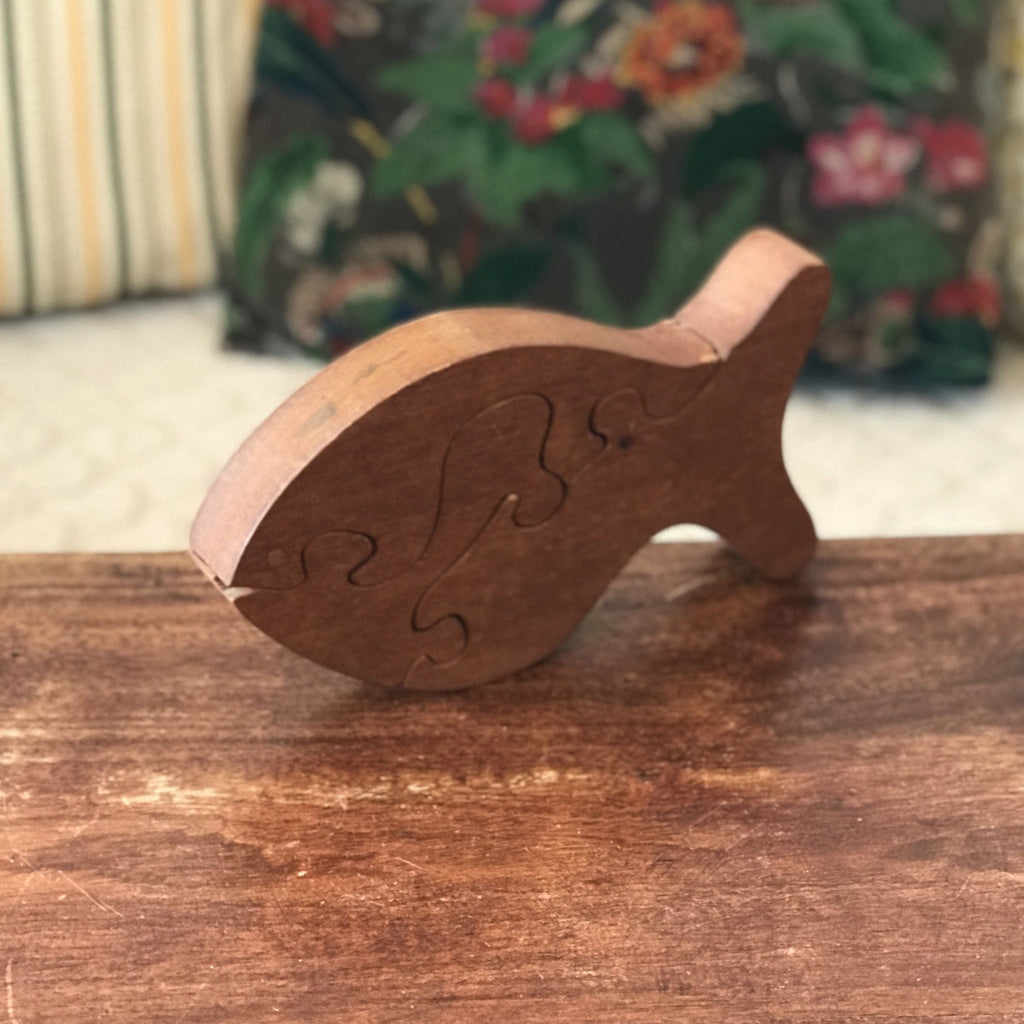 Jouet en bois années 50 poisson puzzle The Montgomery Schoolhouse Inc. Vermont par Hello Broc brocante en ligne