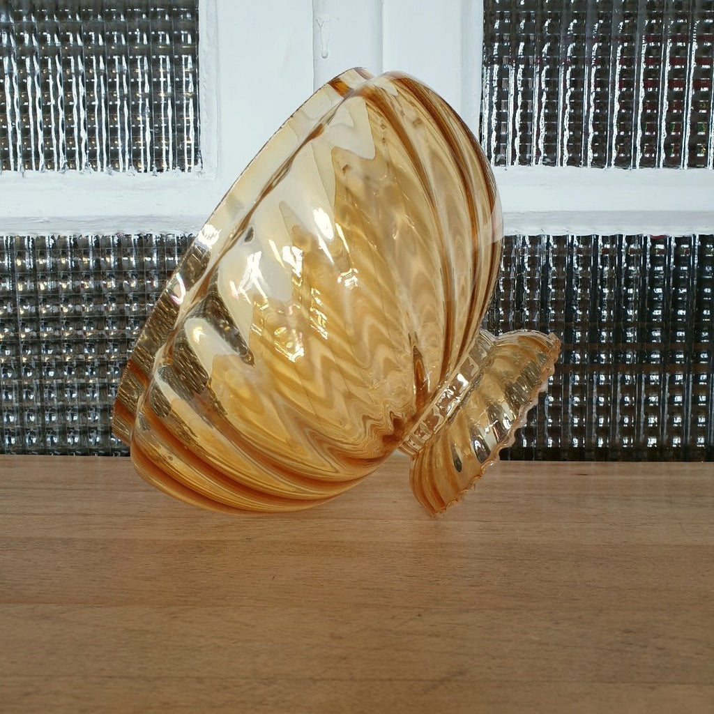Abat-jour en verre moulé orange irisé provenant d'une ancienne suspension - Hello Broc