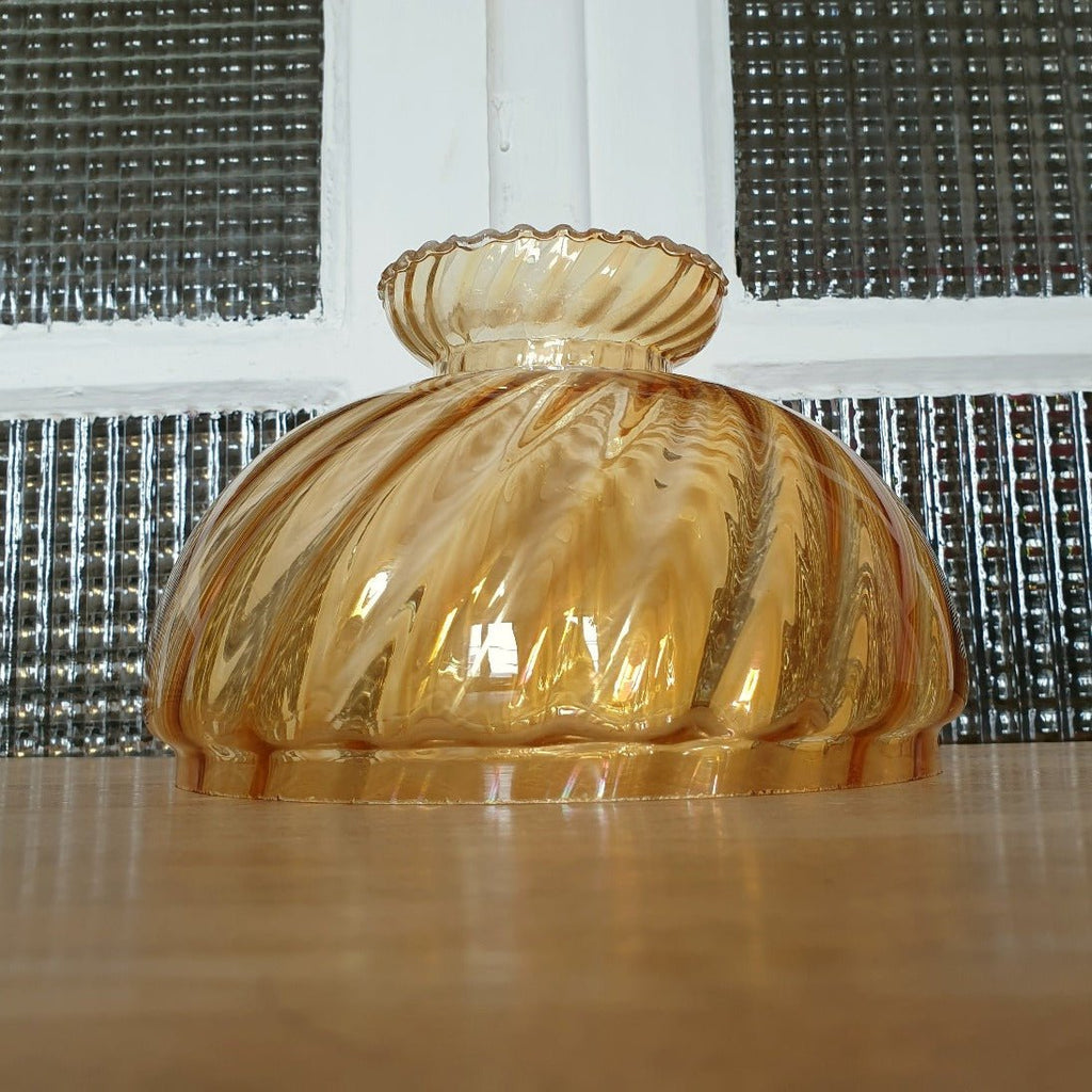 Abat-jour en verre moulé orange irisé provenant d'une ancienne suspension - Hello Broc