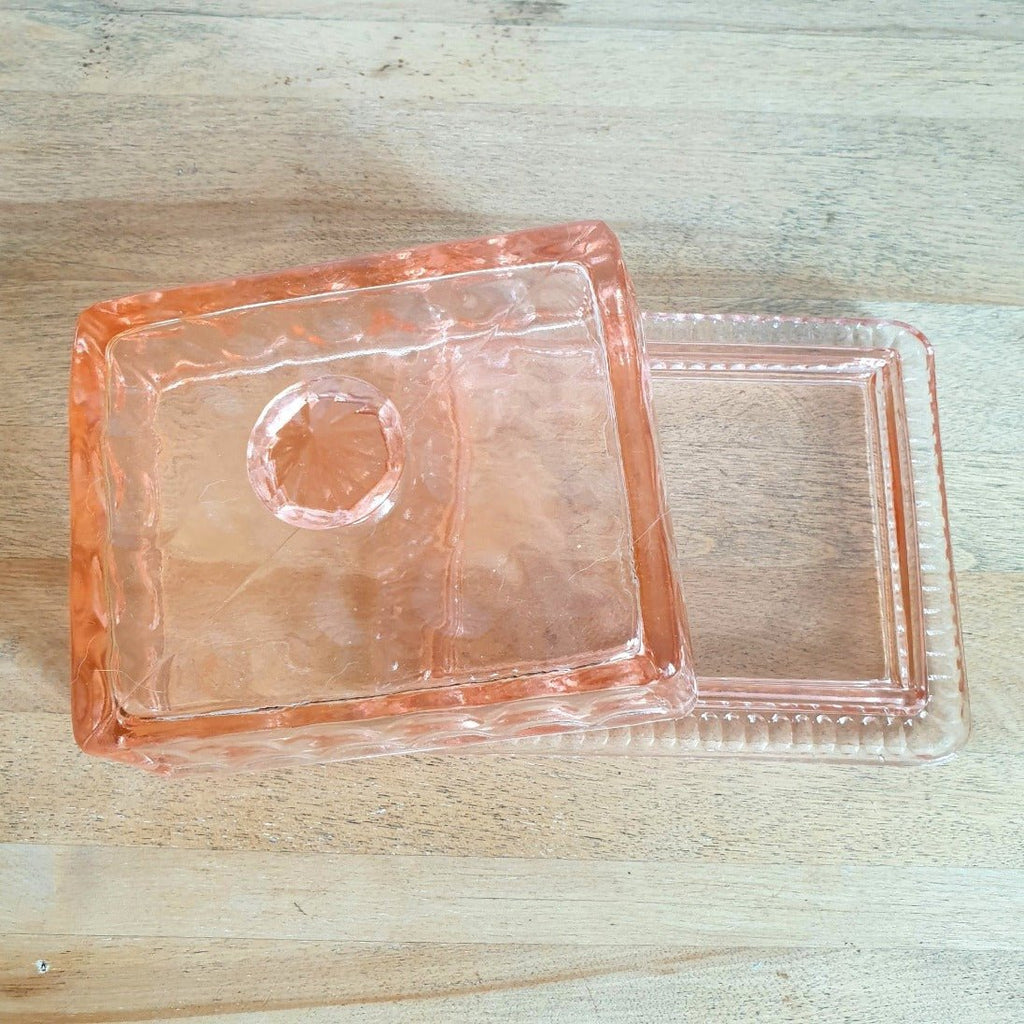 Beurrier rectangulaire en verre moulé rose - Hello Broc
