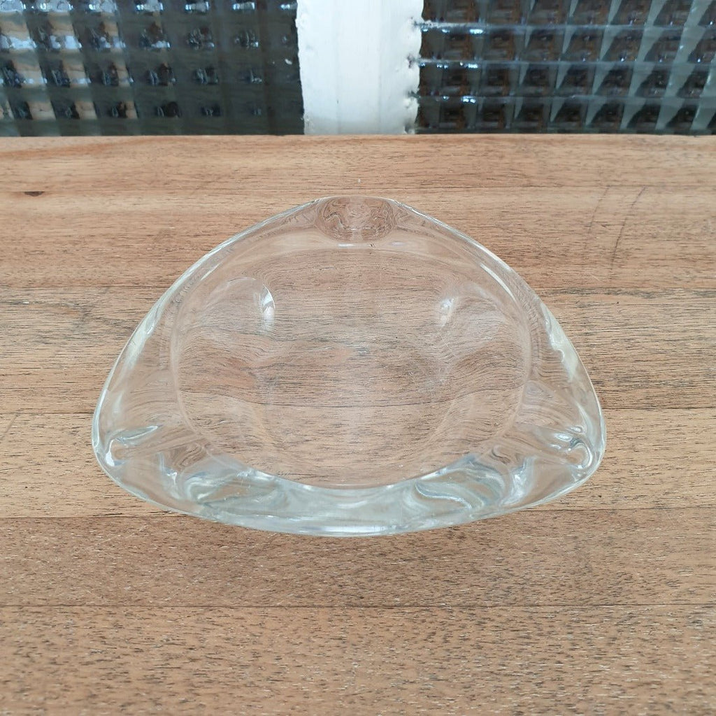 Cendrier en verre moulé triangulaire Reims France petit 9,5 cm par Hello Broc brocante en ligne