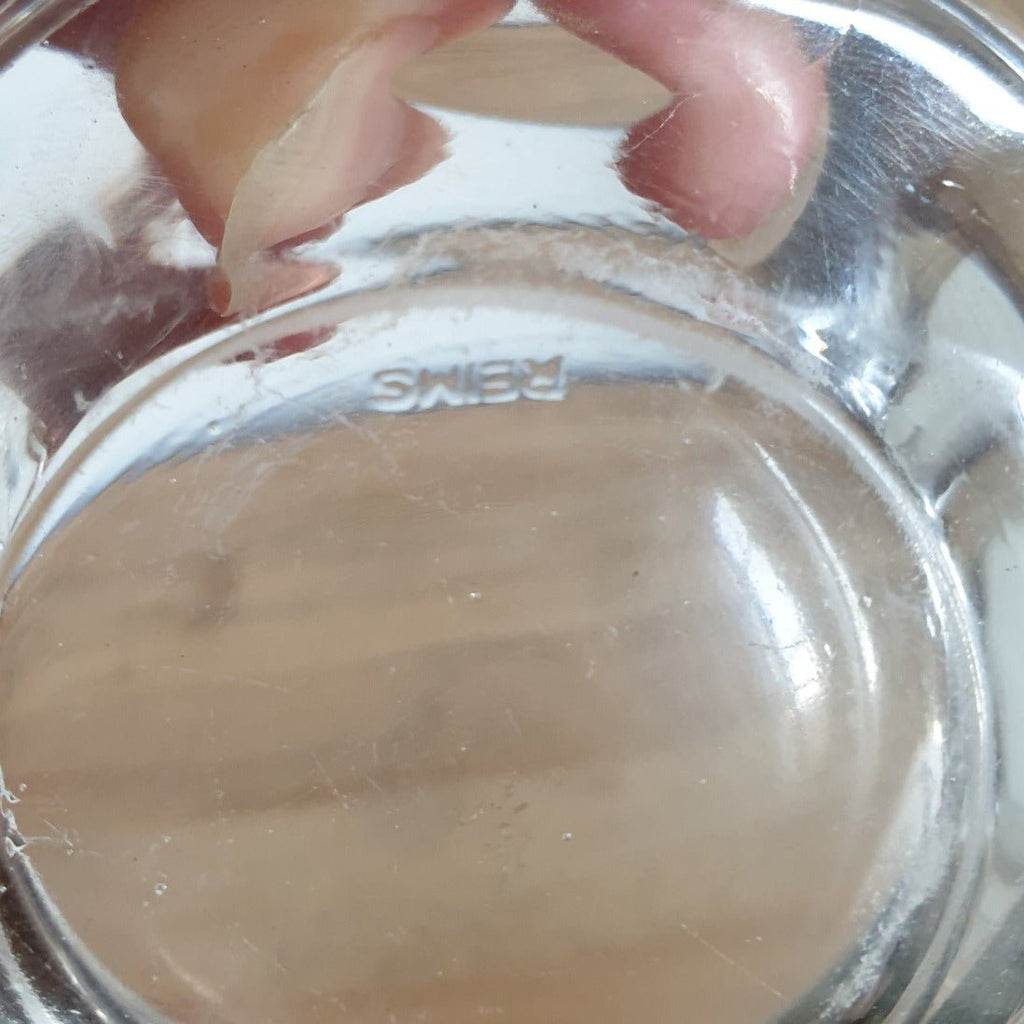 Cendrier en verre moulé triangulaire Reims France petit 9,5 cm par Hello Broc brocante en ligne
