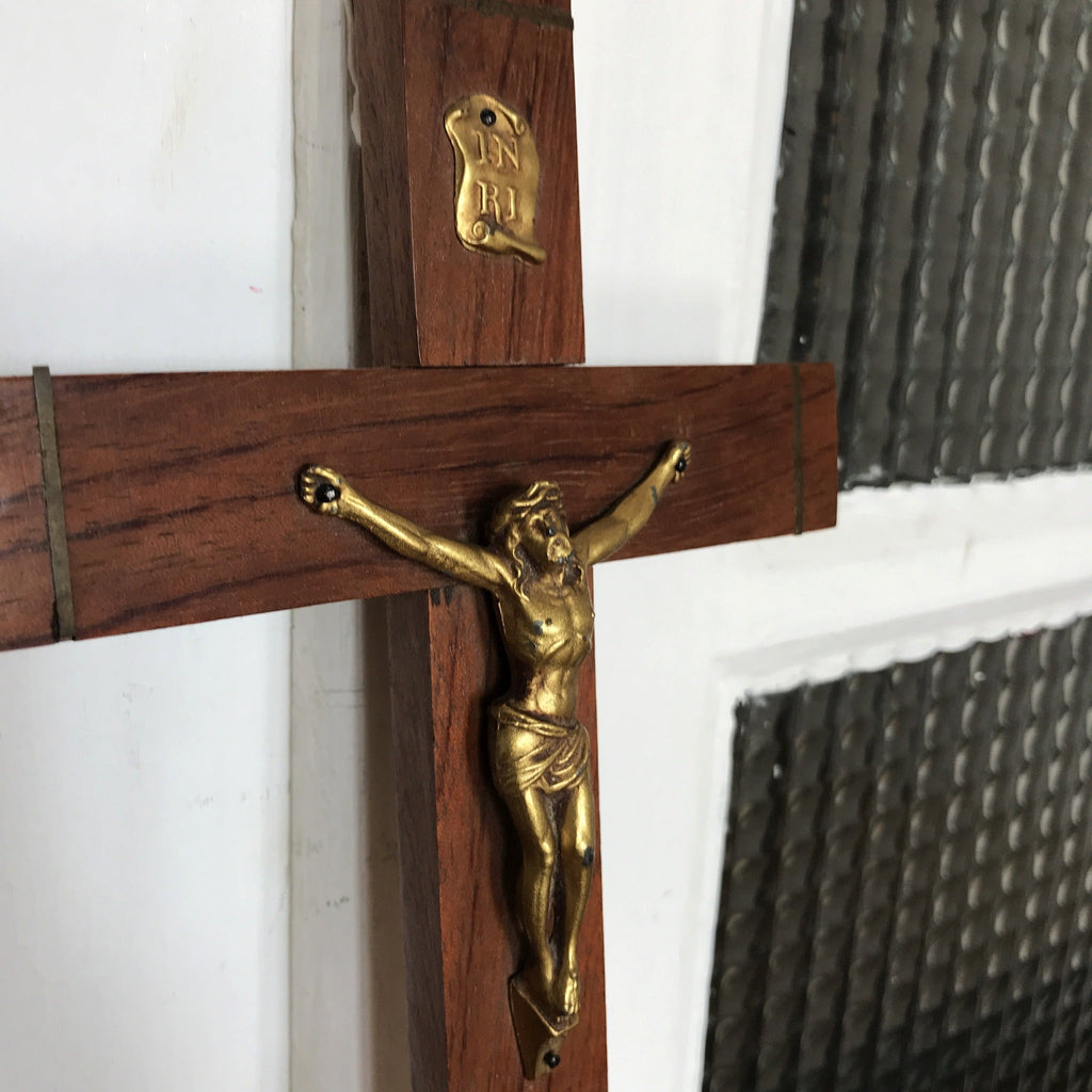 Crucifix années 50 bronze, chêne et laiton - Hello Broc