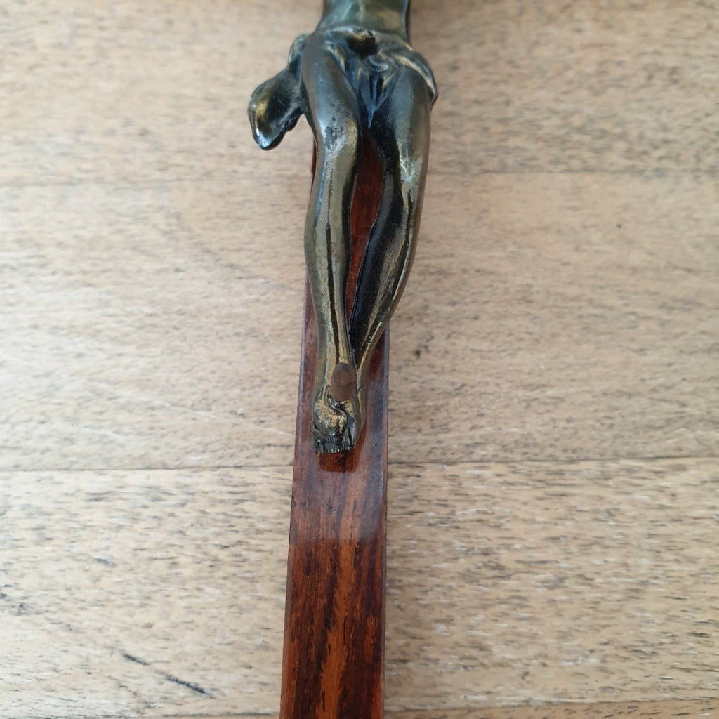 Crucifix en bronze et chêne vernis - Hello Broc