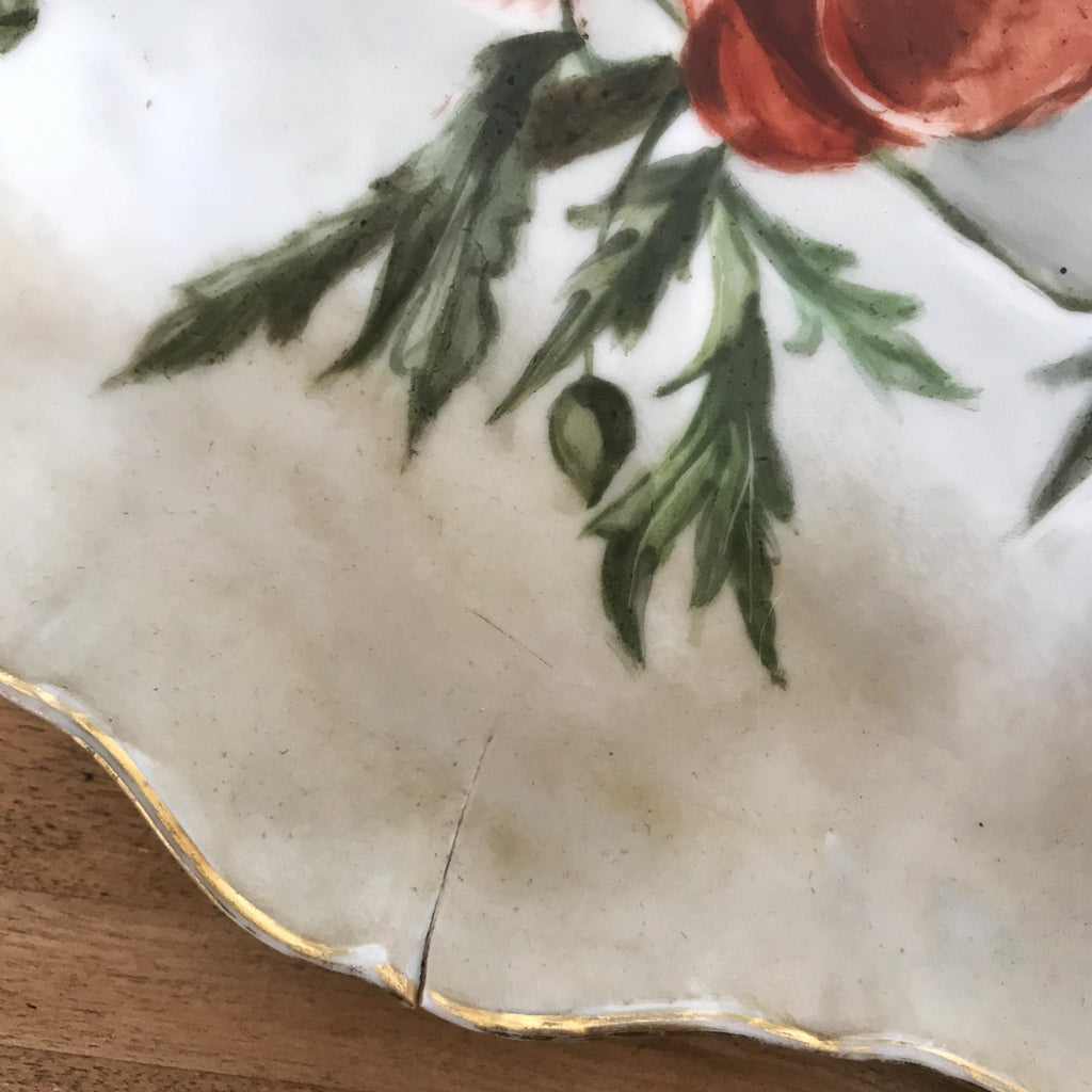 Grand plat en porcelaine de Limoges Jean Pouyat décor polychrome de fleurs peint à la main fin 19e début 20e siècle par Hello Broc brocante en ligne