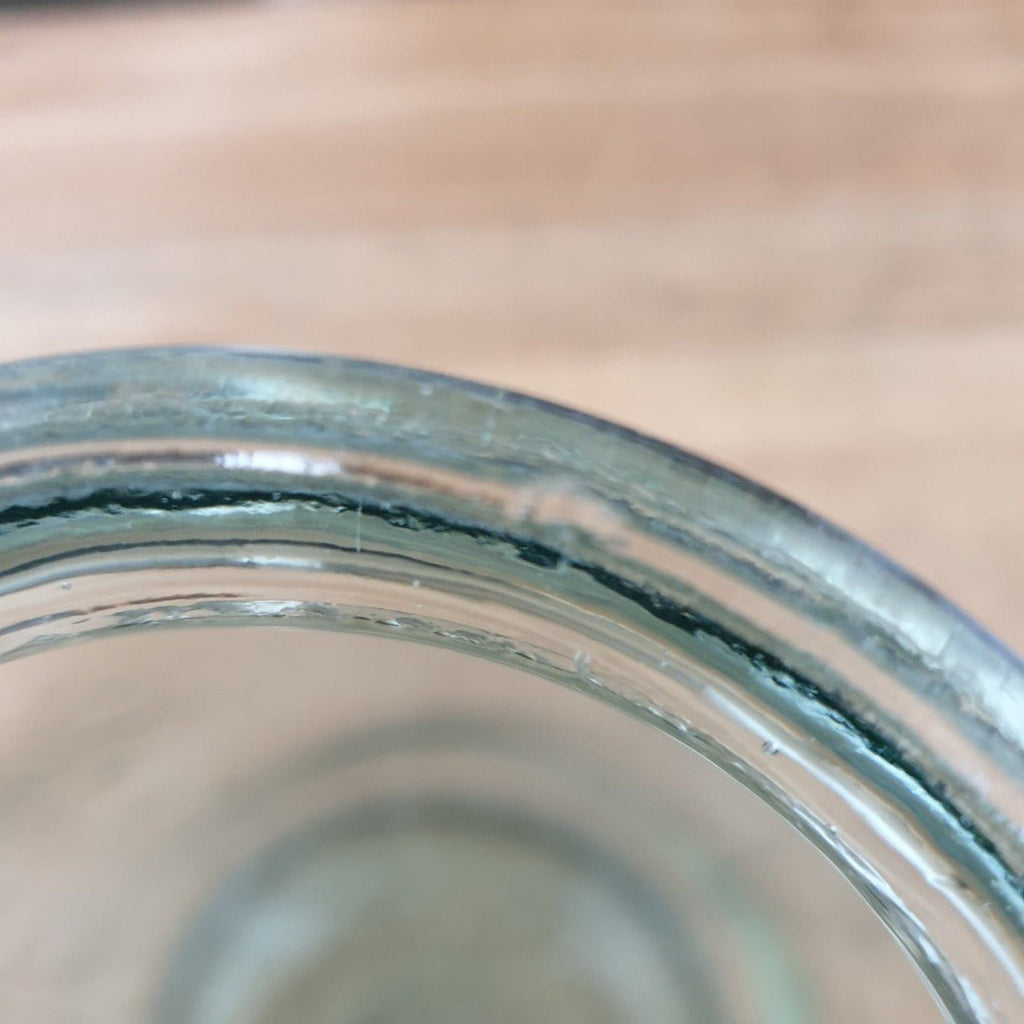 Grande bonbonnière en verre moulé bleuté sans couvercle - Hello Broc