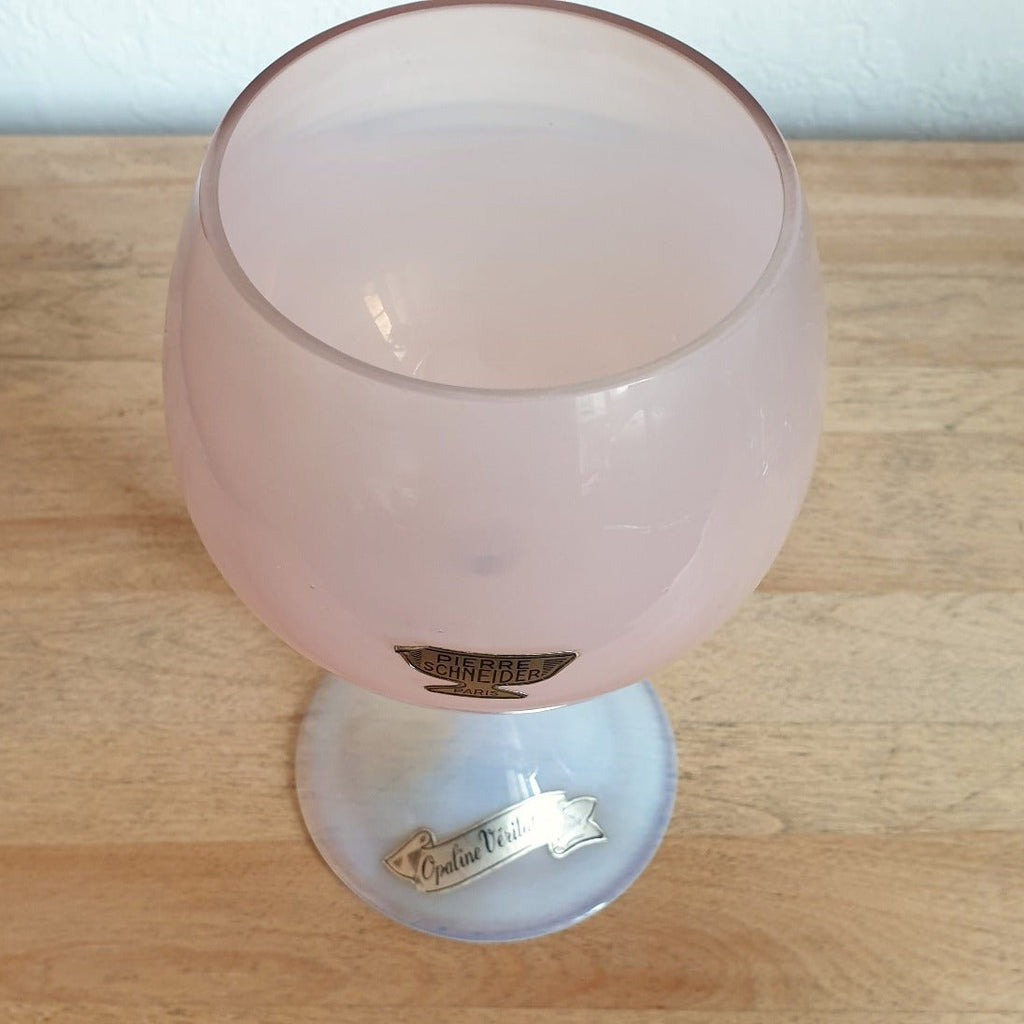 Grande coupe décorative sur pied en opaline Pierre Schneider - Hello Broc