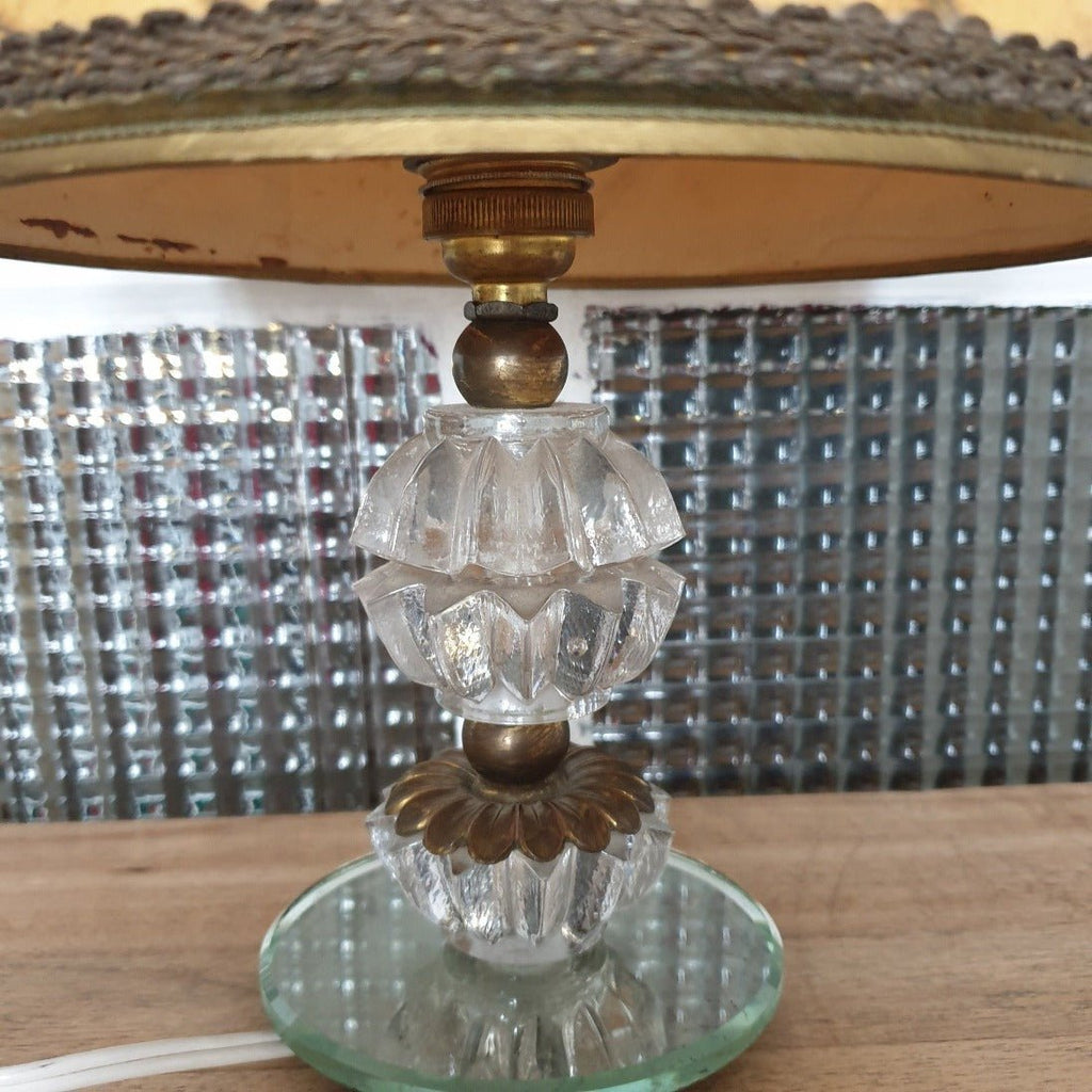 Lampe de chevet pied en cristal taillé et bronze, base miroir et abat-jour imitation parchemin - Hello Broc