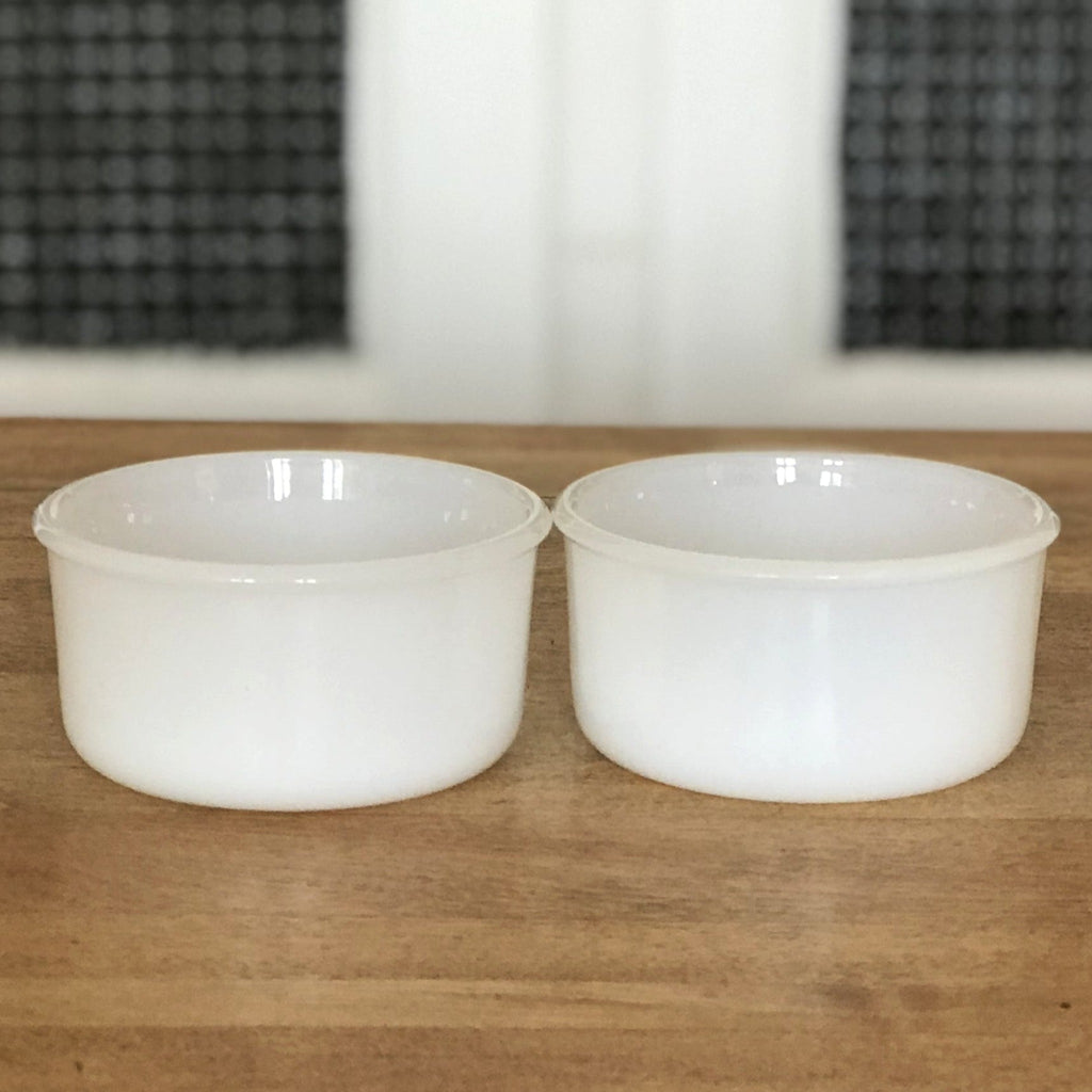 Lot de 2 ramequins publicitaires en verre opalin blanc Lever - Hello Broc