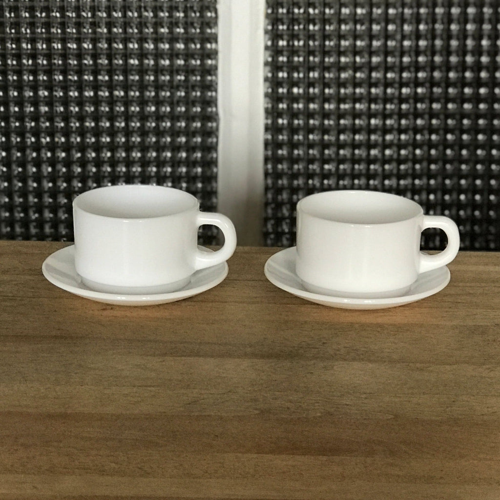 Lot de 2 tasses à café et 2 soucoupes Arcopal en verre opalin blanc - Hello Broc