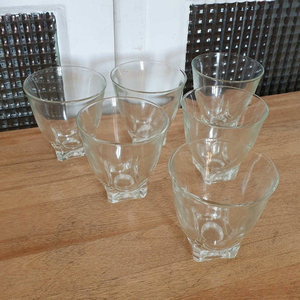 Lot de 4 ou 6 verres gobelets à eau évasés base carrée - Hello Broc