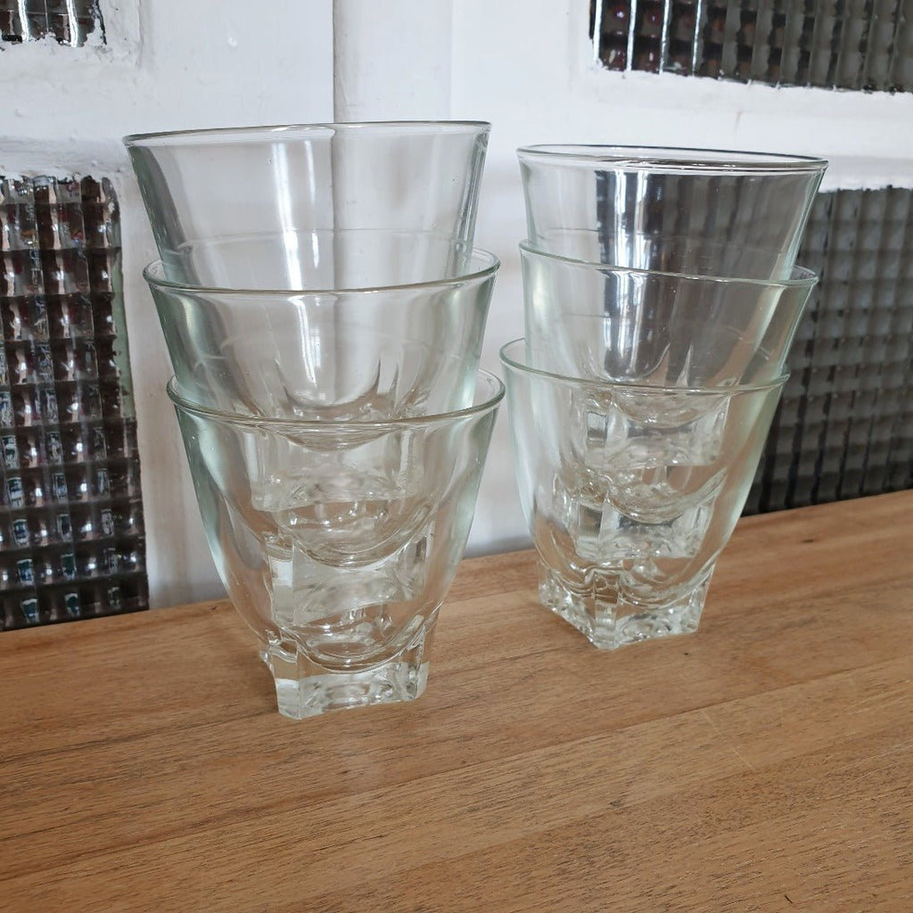 Lot de 4 ou 6 verres gobelets à eau évasés base carrée par Hello Broc brocante en ligne