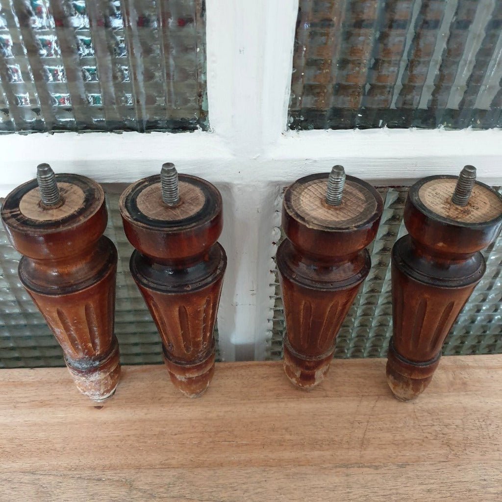 Lot de 4 pieds de sommier en bois sculpté style Louis XVI - Hello Broc