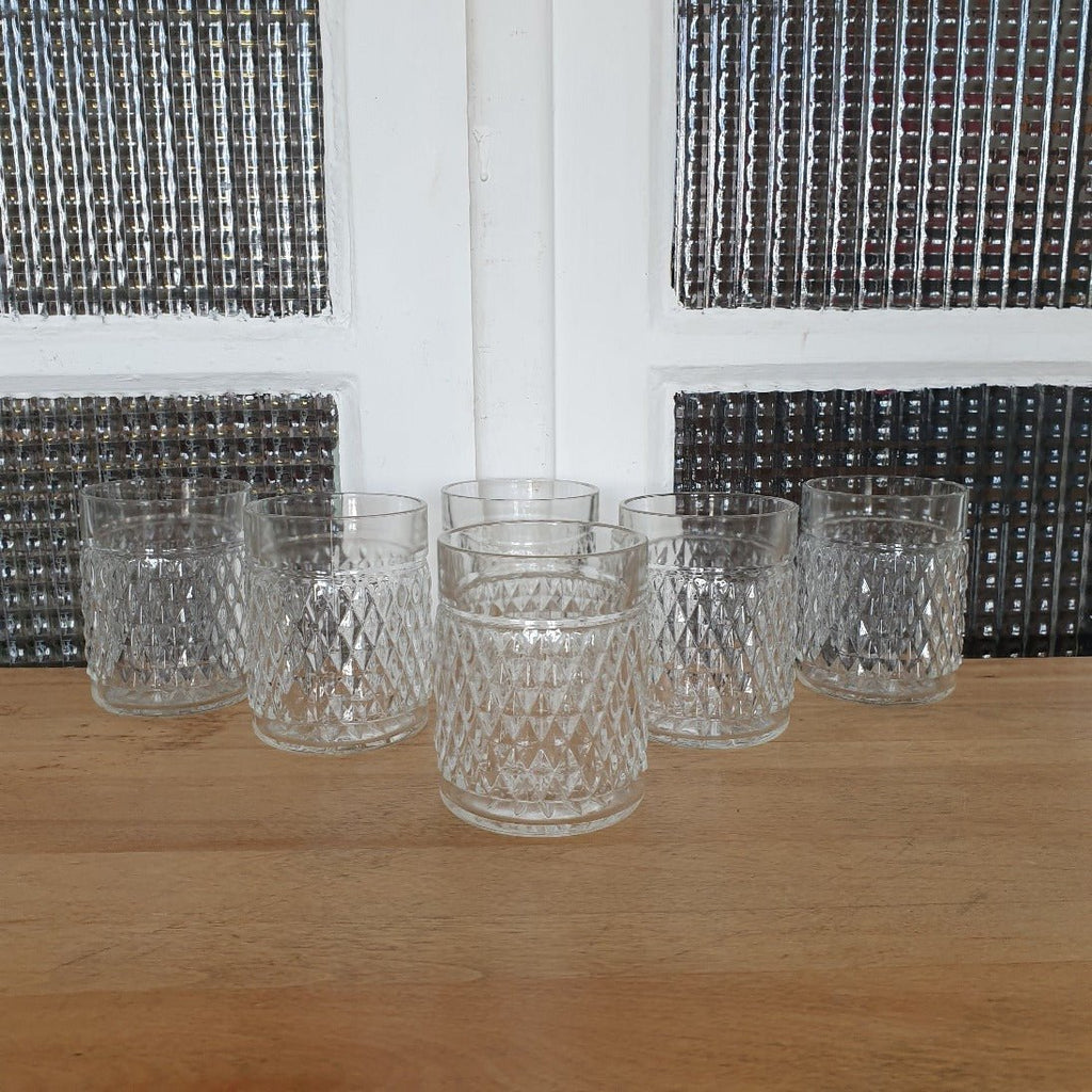 Lot de 6 verres à whisky en verre moulé motif pointe de diamant en losange - Hello Broc