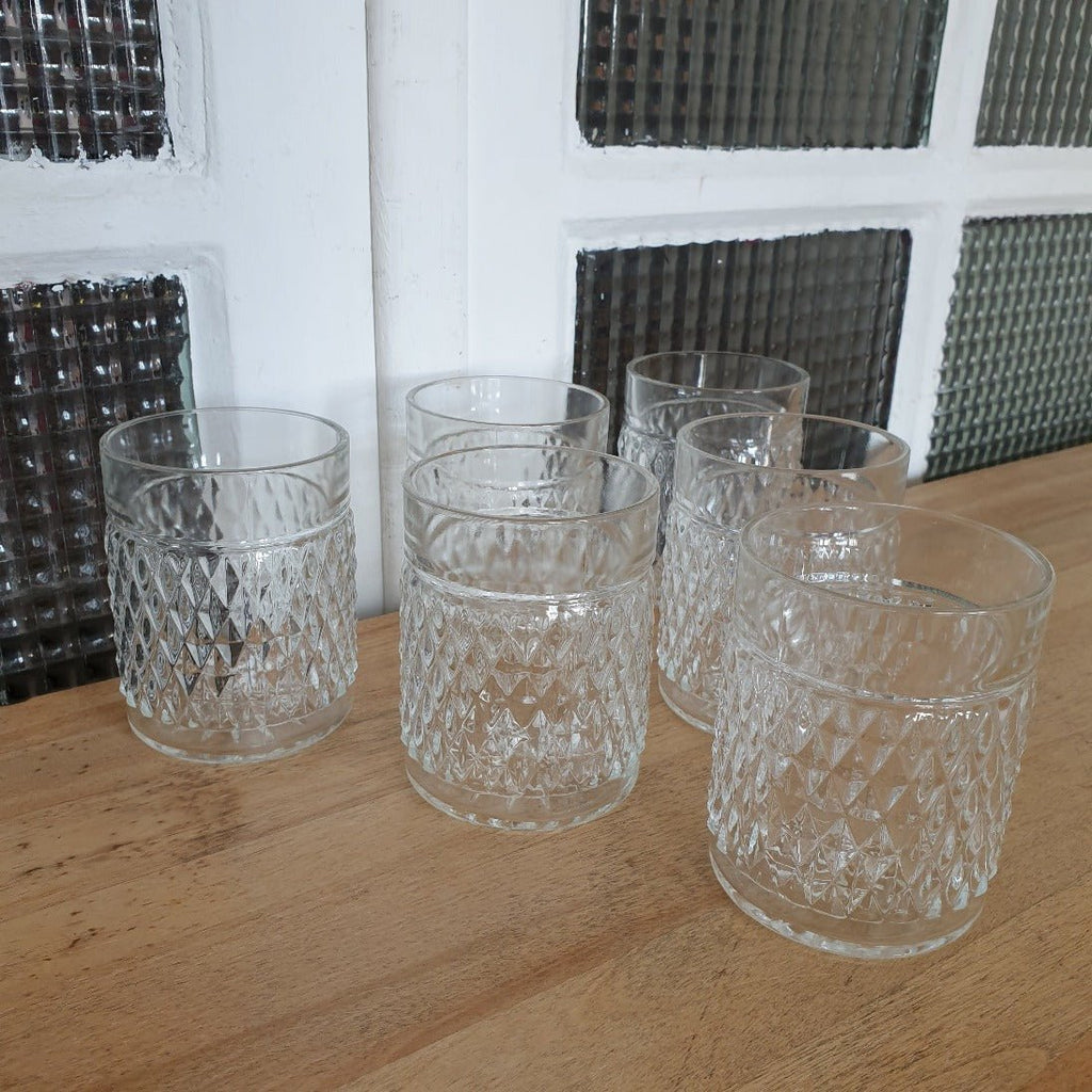 Lot de 6 verres à whisky en verre moulé motif pointe de diamant en losange - Hello Broc