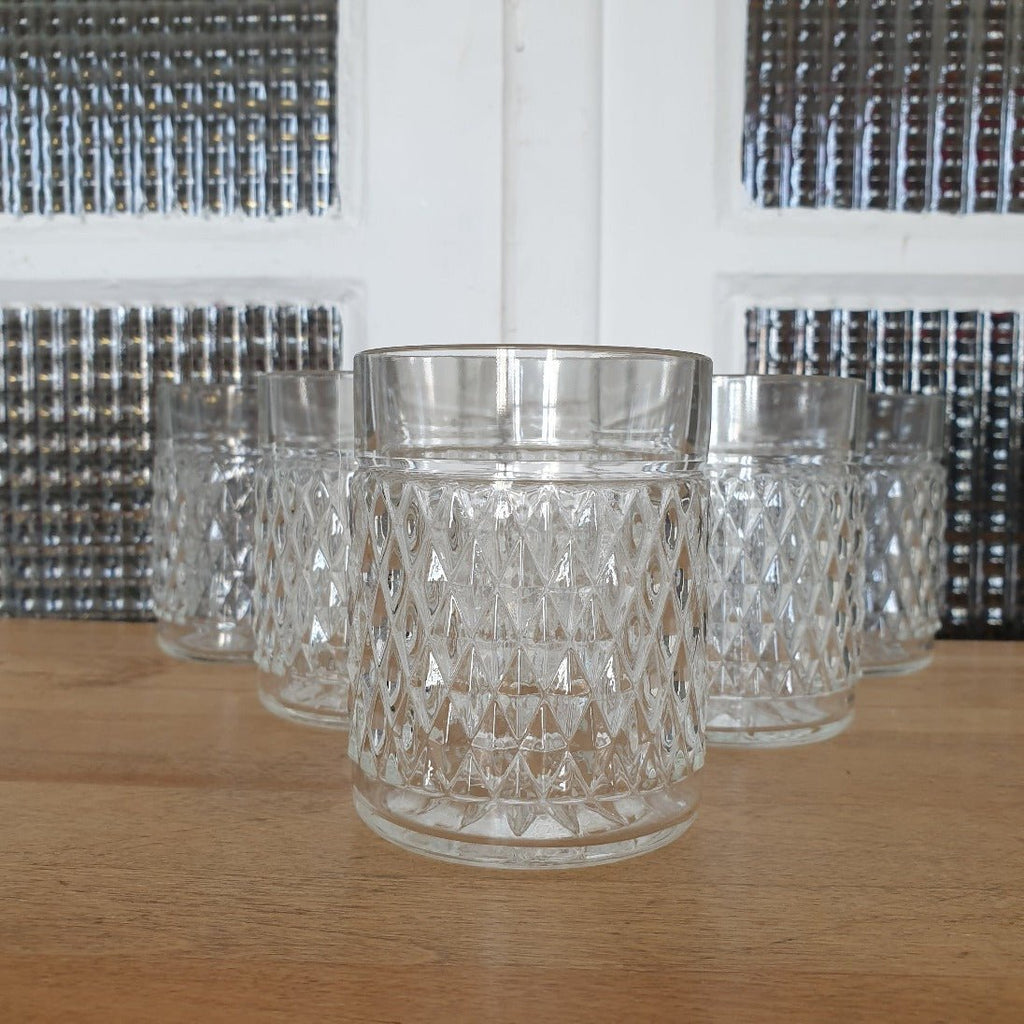 Lot de 6 verres à whisky en verre moulé motif pointe de diamant en losange - Hello Broc