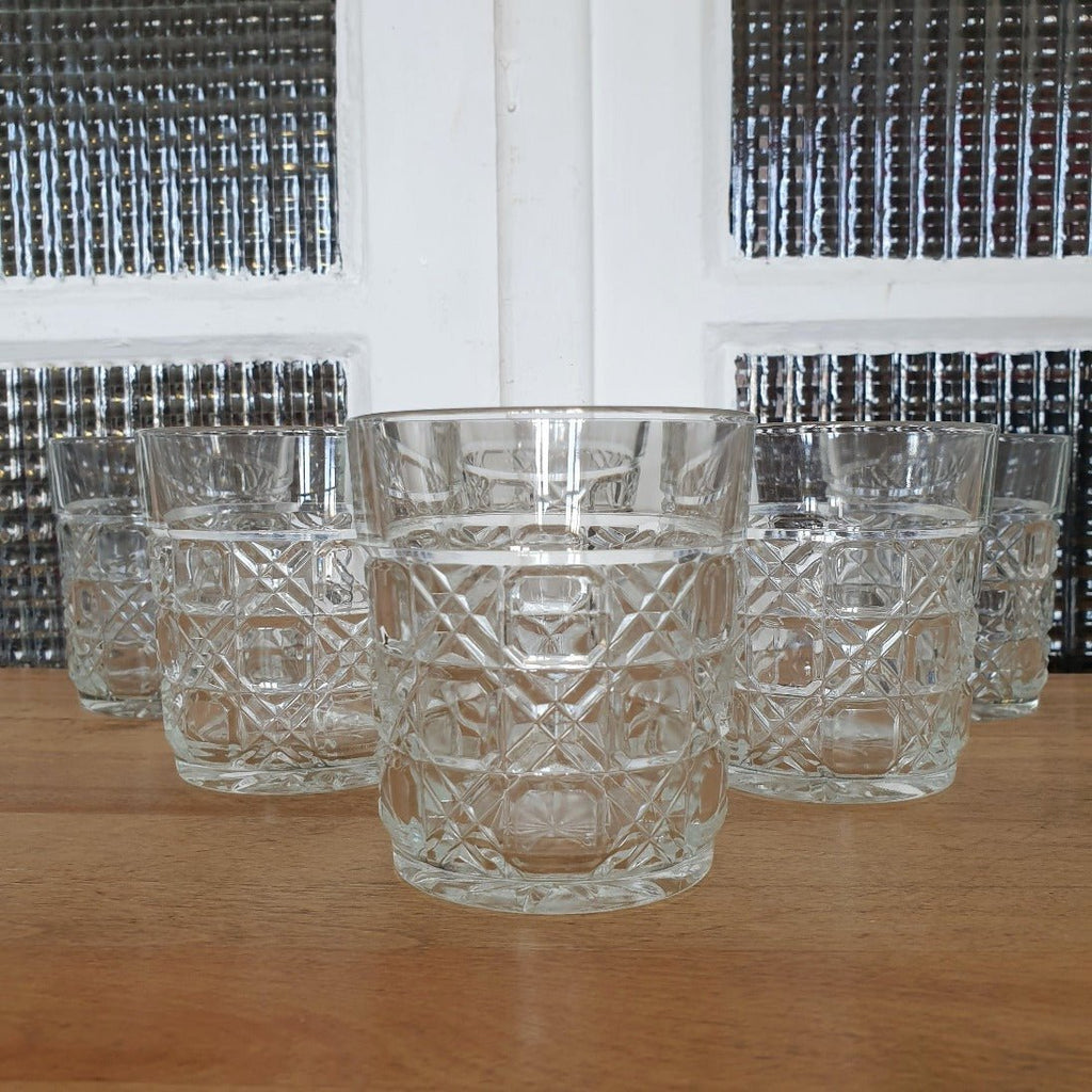 Lot de 6 verres à whisky en verre moulé motifs carrés et croix - Hello Broc