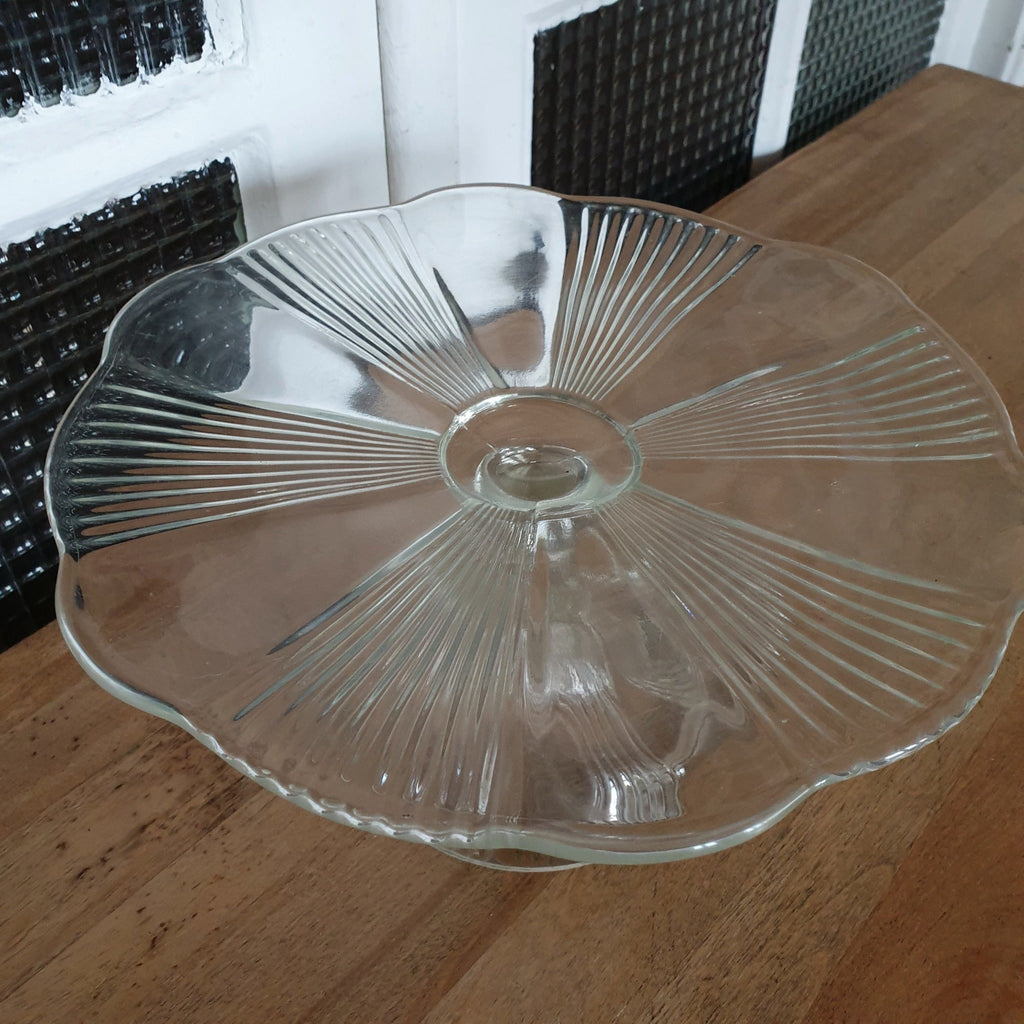 Présentoir à gâteau sur piédouche en verre moulé incolore - Hello Broc