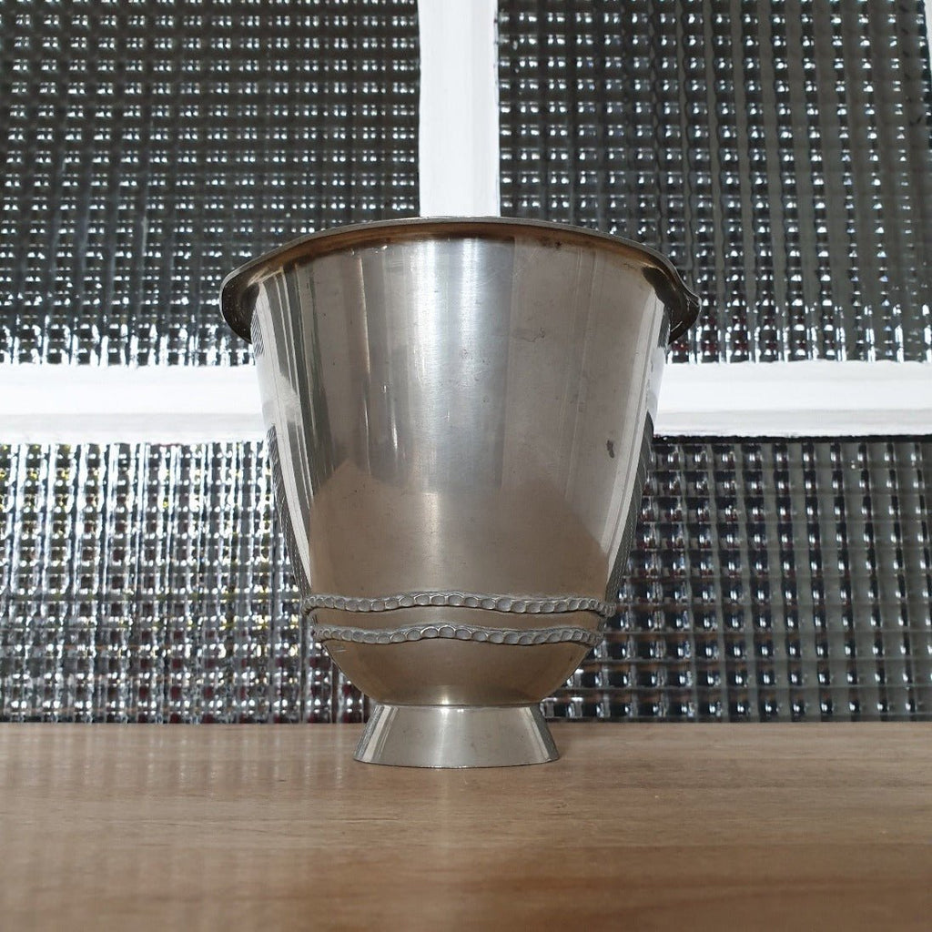 Vase de forme cornet en étain de René Delavan - Paris - Circa 1930 / 1935 - Hello Broc