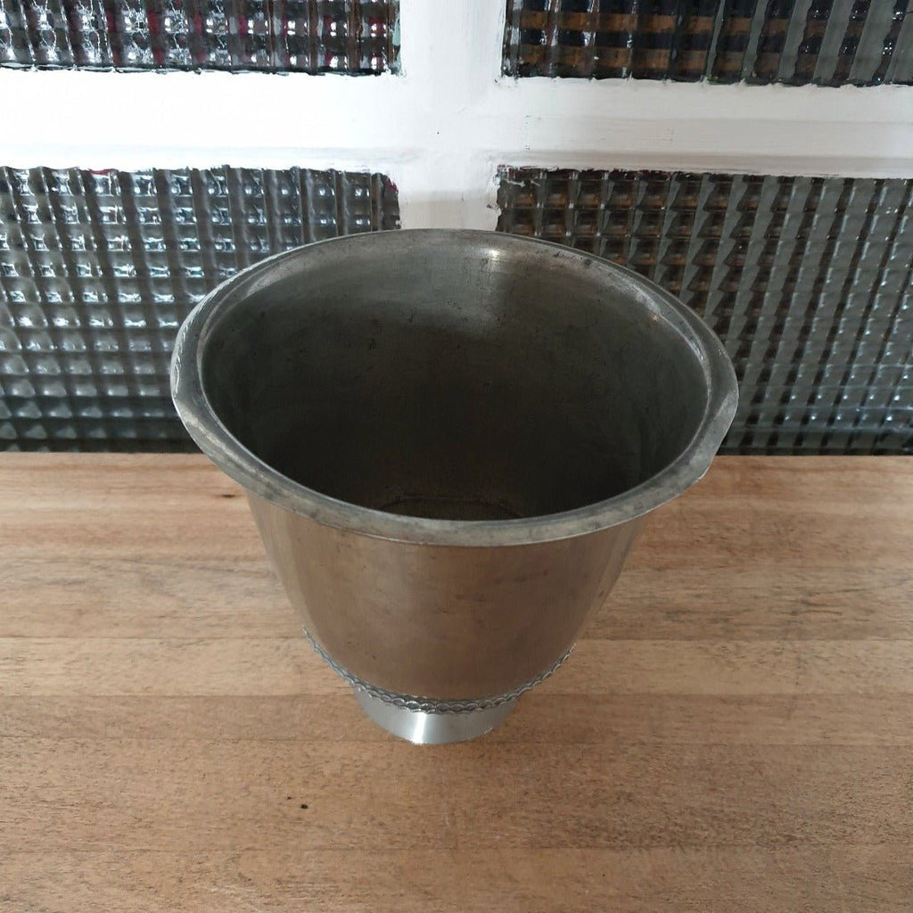Vase de forme cornet en étain de René Delavan - Paris - Circa 1930 / 1935 - Hello Broc