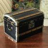 Coffret en bois peint noir et détails en métal par Hello Broc brocante en ligne