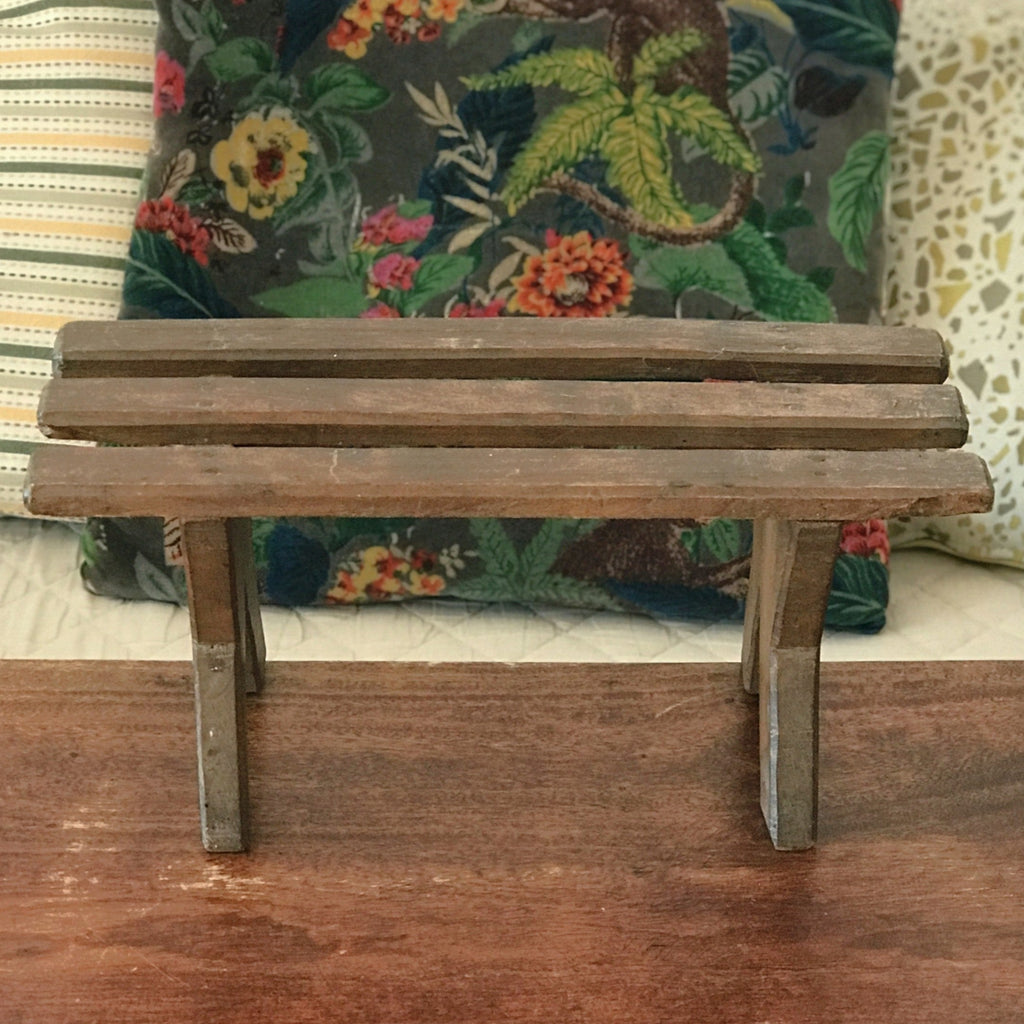 Porte-plante mini banc décoratif pour chambre d'enfant en bois par Hello Broc brocante en ligne