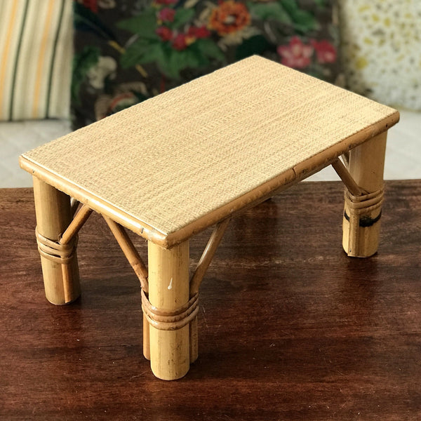 Porte-plante en bambou dessus revêtement imitation osier années 60/70 par Hello Broc brocante en ligne