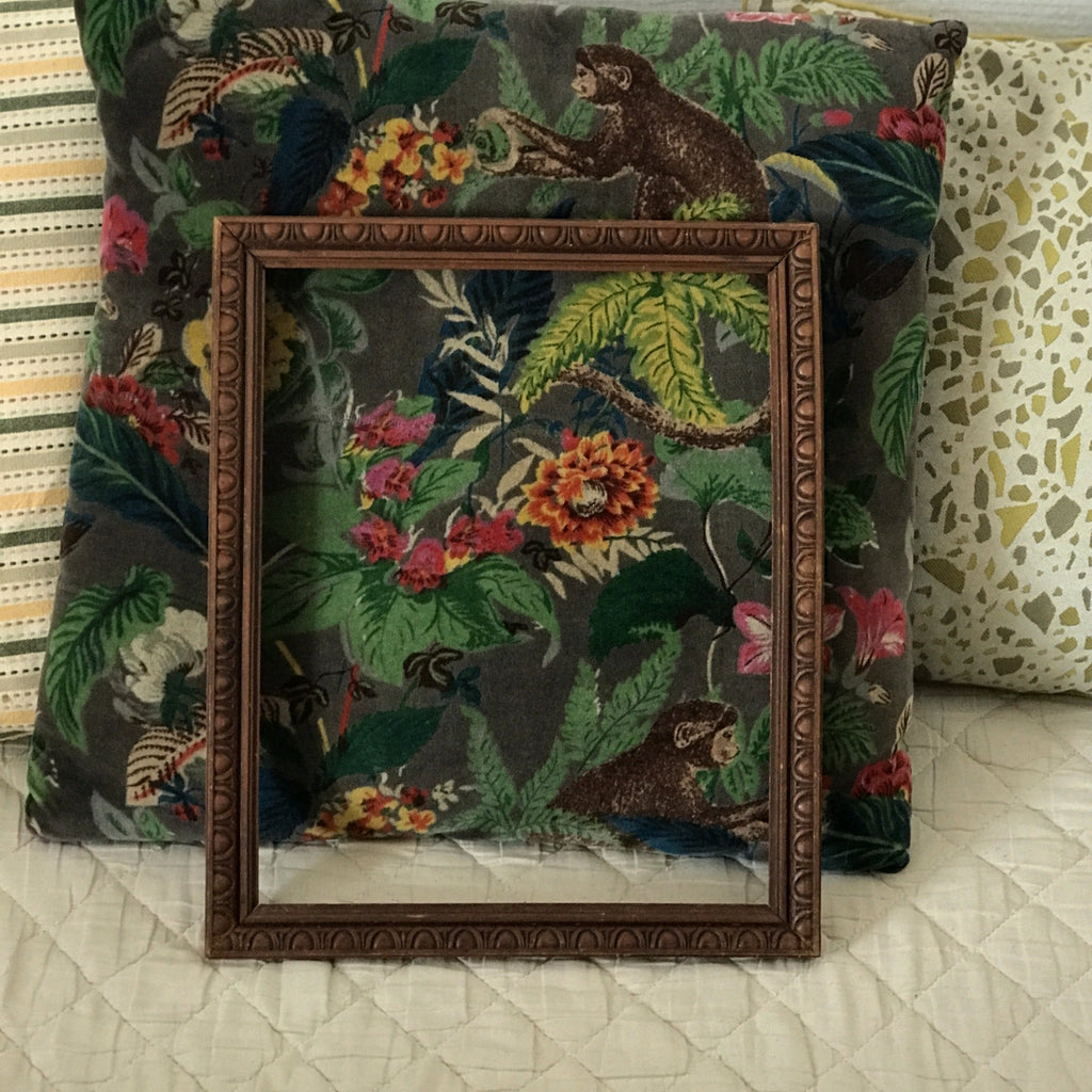 Cadre en bois ciselé sans fond 28 x 33 cm début XXème siècle par Hello Broc brocante en ligne