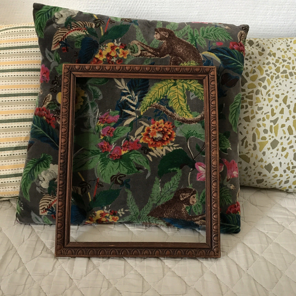 Cadre en bois ciselé sans fond 28 x 33 cm début XXème siècle par Hello Broc brocante en ligne