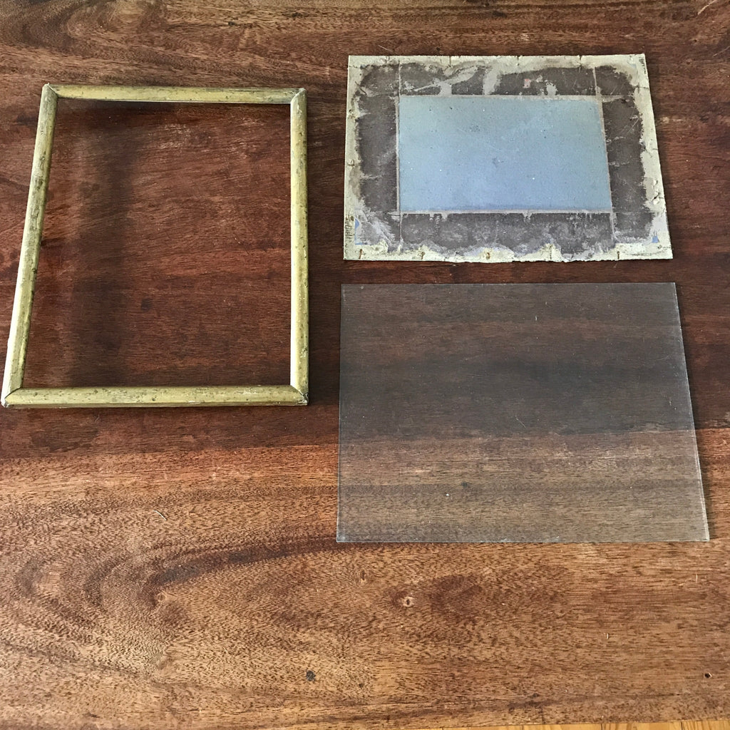 Cadre ancien en bois doré avec vitre dimensions 28 x 22 cm (25 x 19 cm intérieur) par Hello Broc brocante en ligne