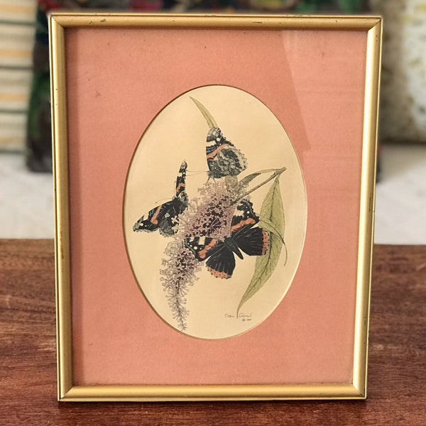 Cadre vintage doré en bois avec une illustration de papillons par Hello Broc brocante en ligne