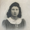 Photographie encadrement en bois portrait d'une jeune fille sépia noir et blanc vitre manquante Circa 1920