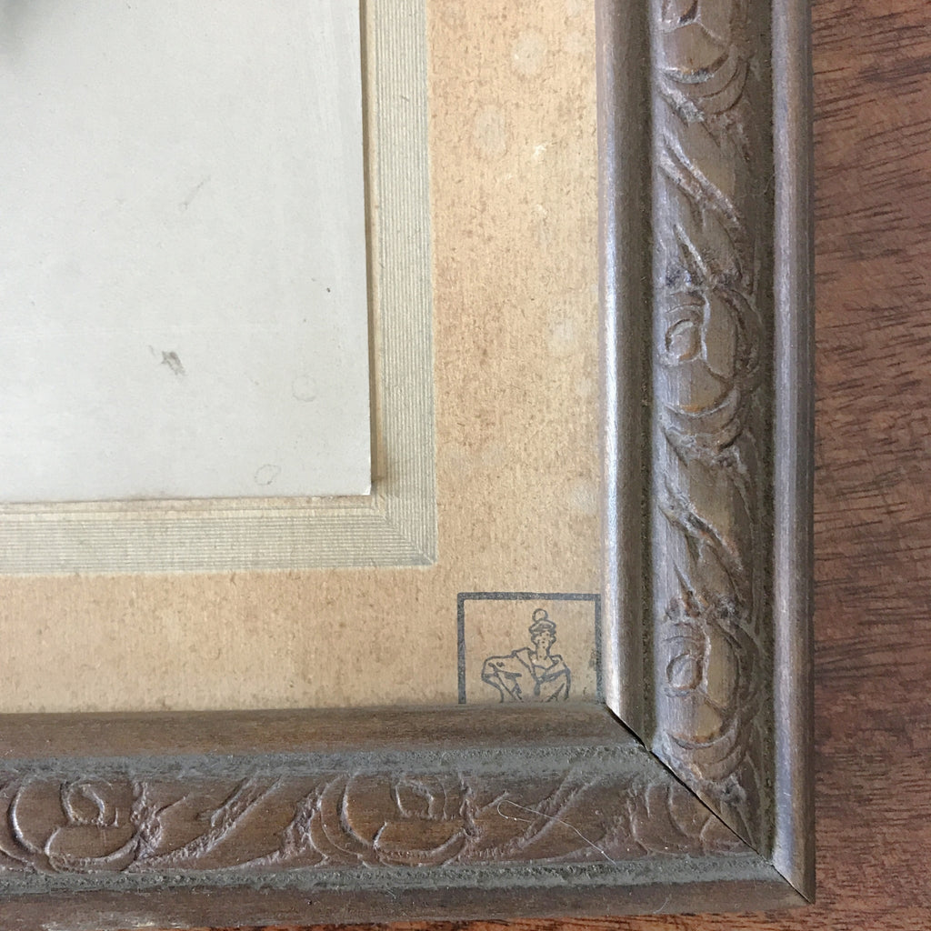 Photographie encadrement en bois portrait d'une jeune fille sépia noir et blanc vitre manquante Circa 1920